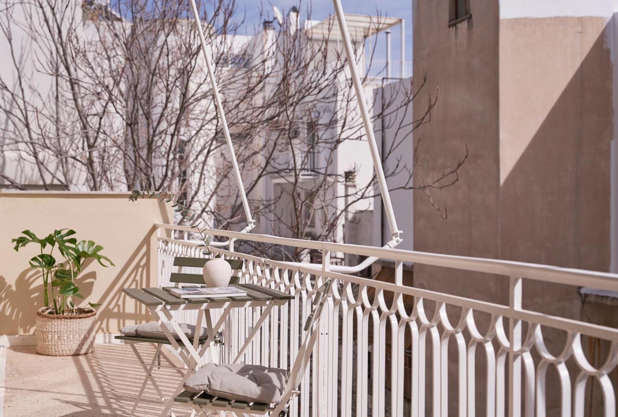 Sunny And Comfy Apartment In Kolonaki Athens Exterior photo